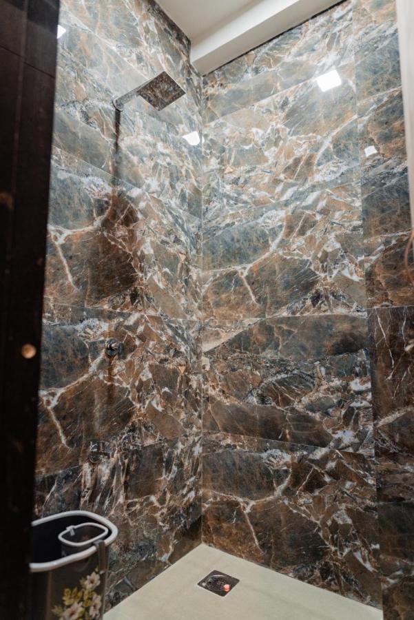 Hotel Ayodhya Virpur Bagian luar foto