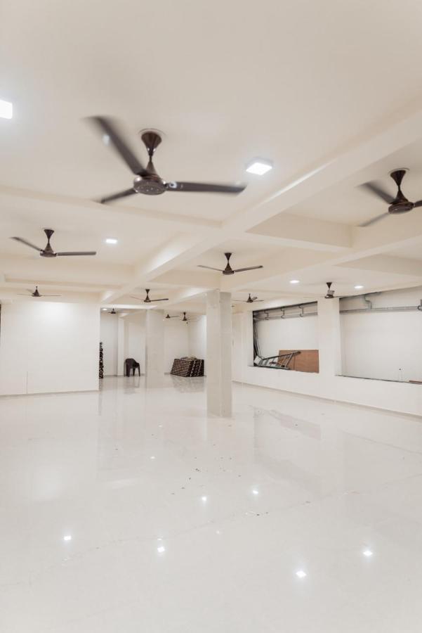 Hotel Ayodhya Virpur Bagian luar foto