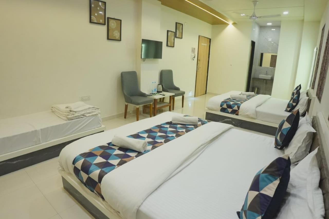 Hotel Ayodhya Virpur Bagian luar foto